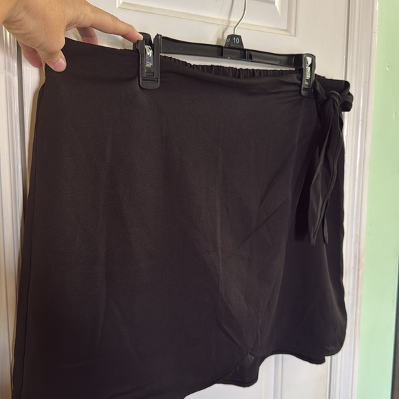 DR2 Black Side Tie Mini Skirt/Skort Scallop Wrap Front Detail Pull On Size XL - Picture 2 of 11